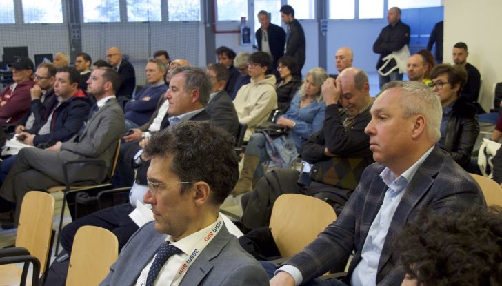 Vantaggi, opportunità e prospettive future delle auto elettriche - Foto 17 di 20