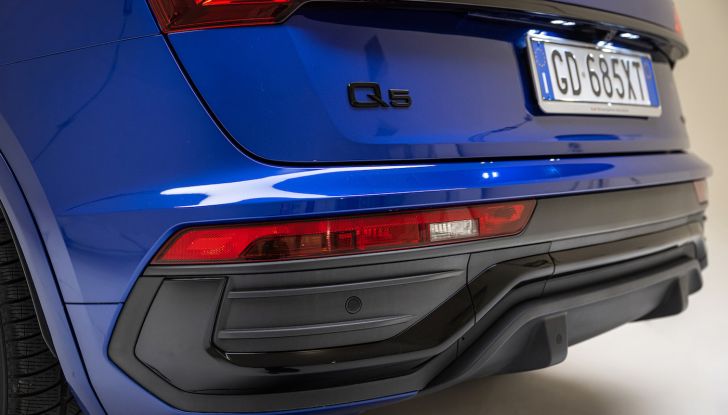 Audi Identity Black: il nuovo allestimento disponibile su Q3 e Q5 - Foto 6 di 15
