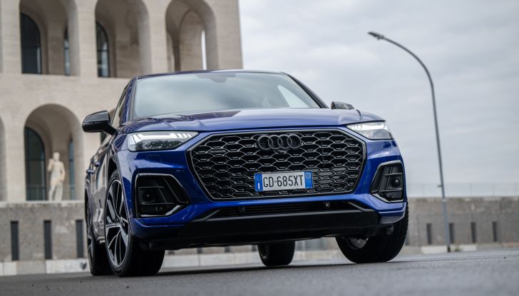 Audi Identity Black: il nuovo allestimento disponibile su Q3 e Q5 - Foto 1 di 15