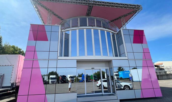 Il regalo perfetto per un appassionato di F1? Il motorhome della Force India! - Foto 5 di 7