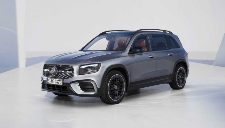 Mercedes GLB 2023: presentato il restyling del SUV a sette posti - Foto 4 di 14