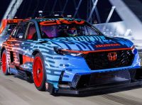 Honda CR-V Hybrid Racer: il SUV diventa un purosangue da corsa!