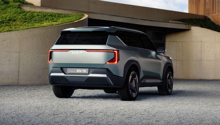 Kia EV5 Concept: il nuovo SUV elettrico coreano debutta a fine anno - Foto 2 di 7