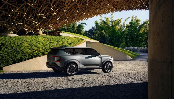 Kia EV5 Concept: il nuovo SUV elettrico coreano debutta a fine anno - Foto 4 di 7