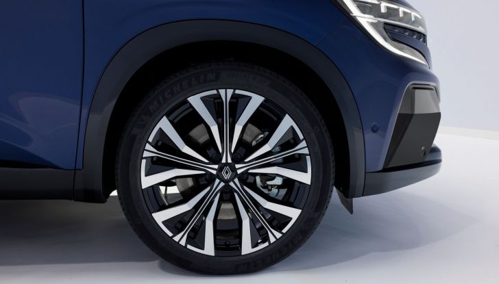 Nuova Renault Espace Hybrid 2023: la multispazio è diventata un SUV! - Foto 4 di 11