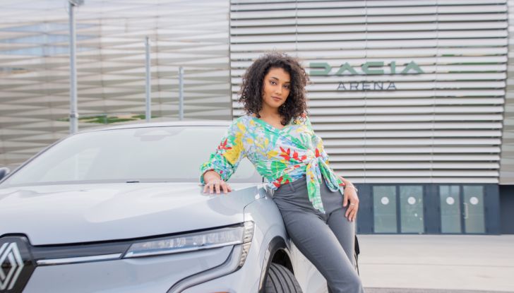 Renault Megane E-Tech prova su strada e caratteristiche tecniche - Foto 2 di 20