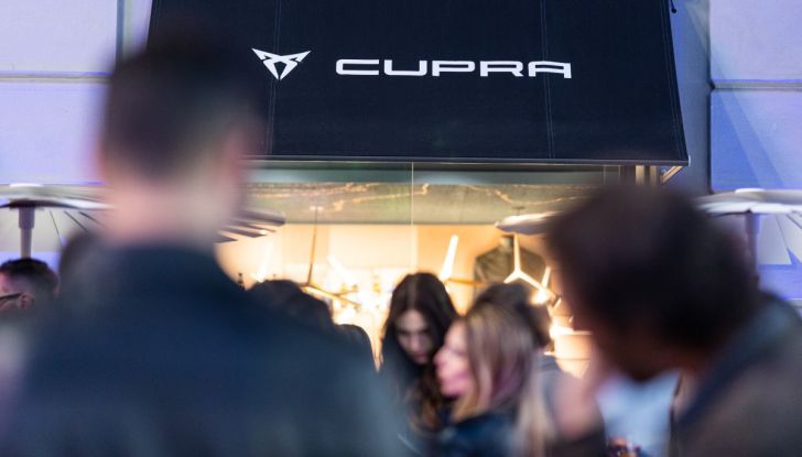 Cupra alla Milano Design Week reinterpreta gli interni dell’auto con materiali e tecnologie innovative - Foto 15 di 18