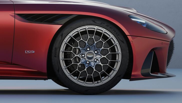 Aston Martin DBS 770 Ultimate Volante: svelata la nuova edizione limitata - Foto 8 di 8