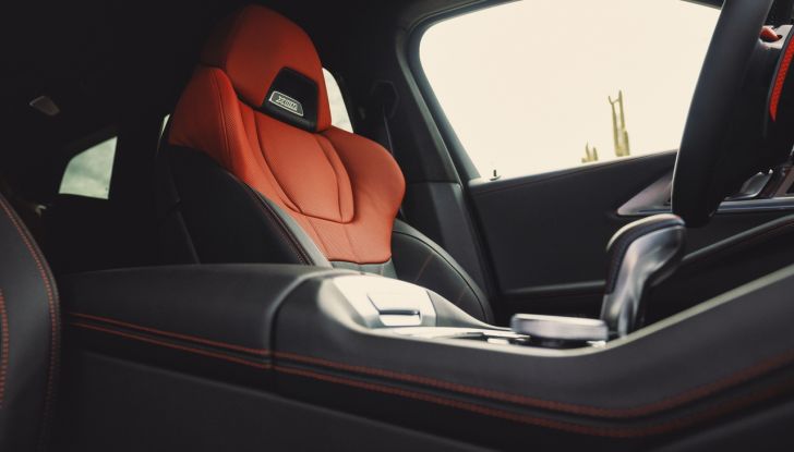 BMW XM Label Red: debutta il nuovo super SUV da 748 CV - Foto 42 di 47