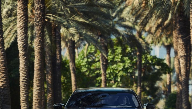 BMW i7 M70 xDrive: svelata la nuova versione top di gamma della berlina elettrica - Foto 7 di 85