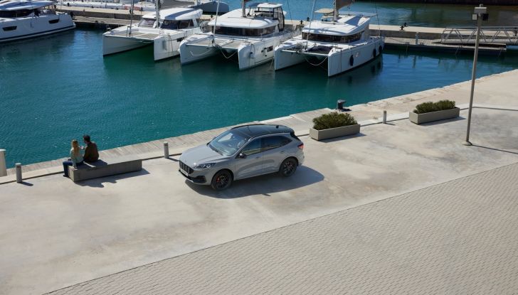 Ford Kuga Graphite Tech Edition: arriva in Europa la nuova special edition - Foto 2 di 11
