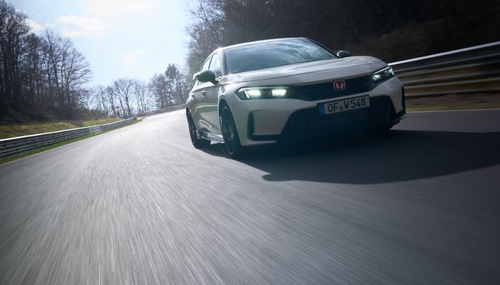 Honda Civic Type R 2023: nuovo record sul giro al Nurburgring - Foto 11 di 13