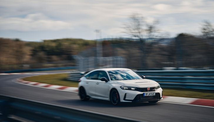 Honda Civic Type R 2023: nuovo record sul giro al Nurburgring - Foto 1 di 13