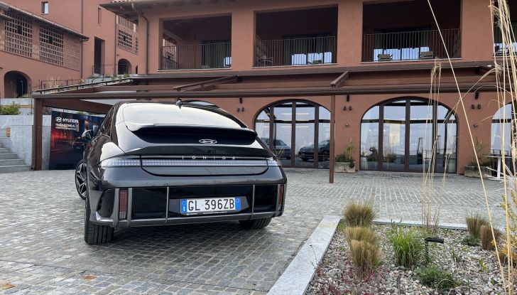 Hyundai Ioniq 2: esordio a un passo (con prezzi competitivi) - Foto 11 di 15