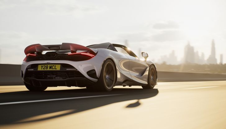 McLaren 750S: debutta la supercar più leggera e potente del marchio - Foto 25 di 75