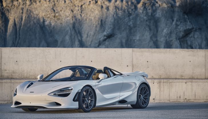 McLaren 750S: debutta la supercar più leggera e potente del marchio - Foto 35 di 75