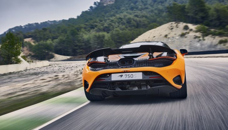 McLaren 750S: debutta la supercar più leggera e potente del marchio - Foto 58 di 75