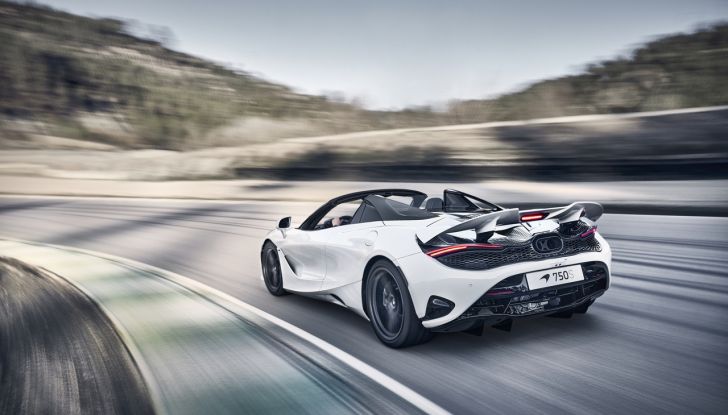 McLaren 750S: debutta la supercar più leggera e potente del marchio - Foto 73 di 75