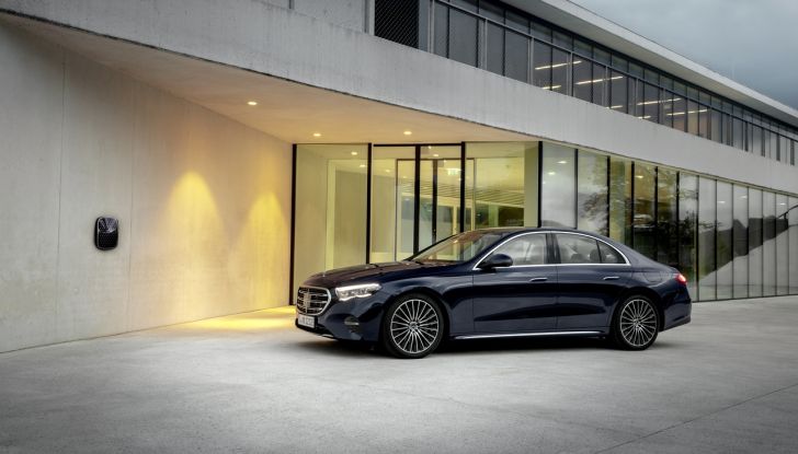 Mercedes Classe E 2024: caratteristiche e motori della nuova generazione - Foto 26 di 124