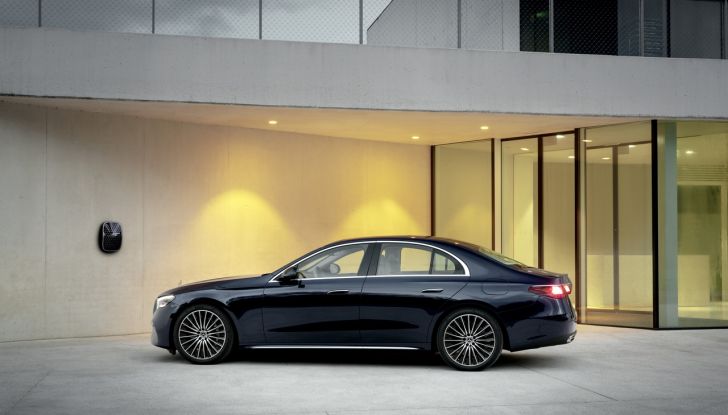 Mercedes Classe E 2024: caratteristiche e motori della nuova generazione - Foto 27 di 124