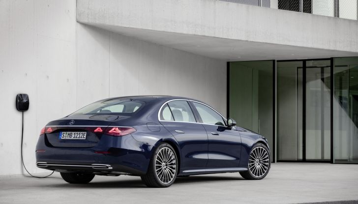 Mercedes Classe E 2024: caratteristiche e motori della nuova generazione - Foto 29 di 124