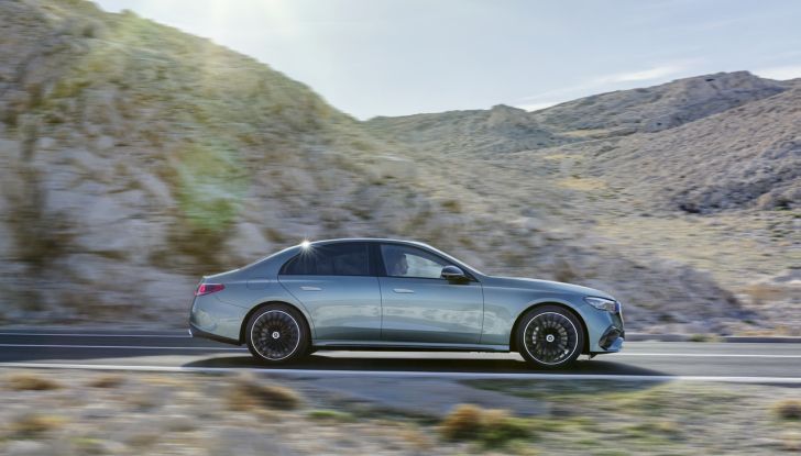 Mercedes Classe E 2024: caratteristiche e motori della nuova generazione - Foto 44 di 124