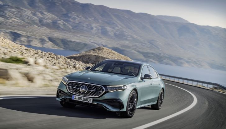 Mercedes Classe E 2024: caratteristiche e motori della nuova generazione - Foto 49 di 124
