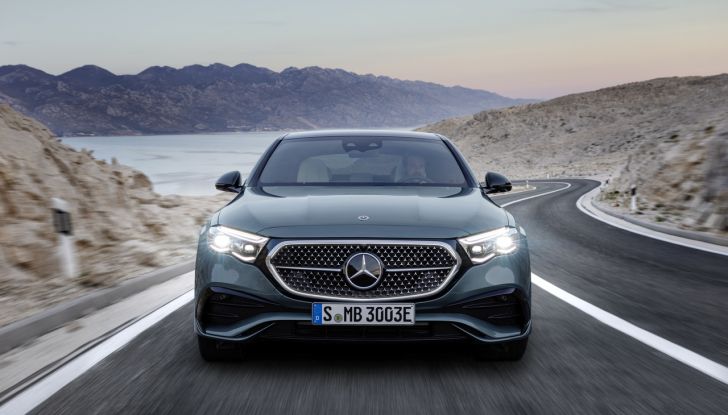 Mercedes Classe E 2024: caratteristiche e motori della nuova generazione - Foto 52 di 124