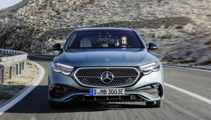 Mercedes Classe E 2024: caratteristiche e motori della nuova generazione - Foto 58 di 124