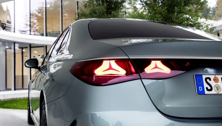 Mercedes Classe E 2024: caratteristiche e motori della nuova generazione - Foto 73 di 124