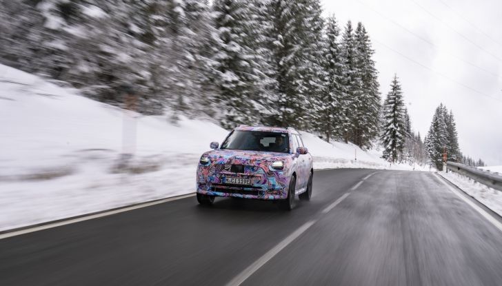 Mini Countryman 2024: prime immagini ufficiali della nuova generazione - Foto 24 di 37