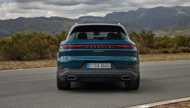 Porsche Cayenne MY2024: motori, design, allestimenti e prezzi - Foto 46 di 48