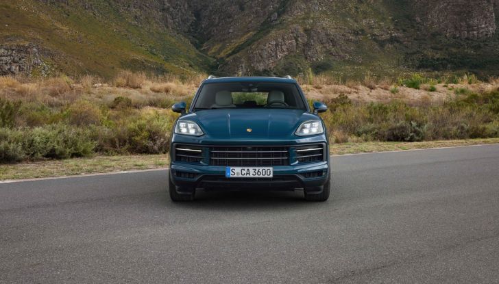 Porsche Cayenne MY2024: motori, design, allestimenti e prezzi - Foto 47 di 48