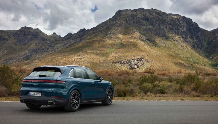 Porsche Cayenne MY2024: motori, design, allestimenti e prezzi - Foto 48 di 48