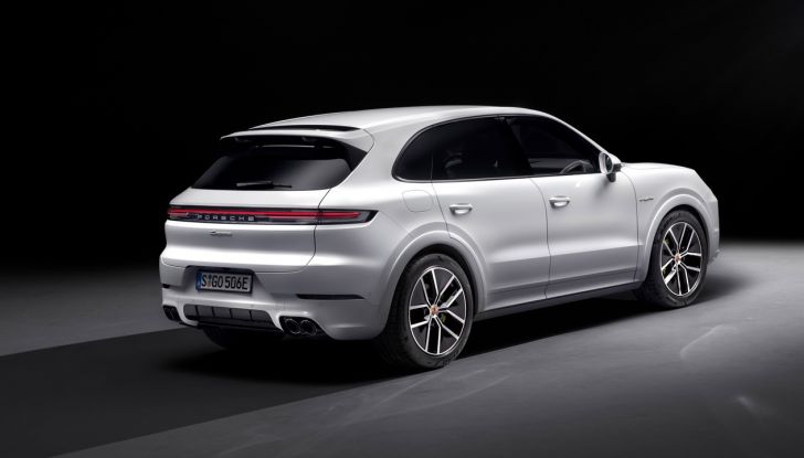 Porsche Cayenne MY2024: motori, design, allestimenti e prezzi - Foto 9 di 48