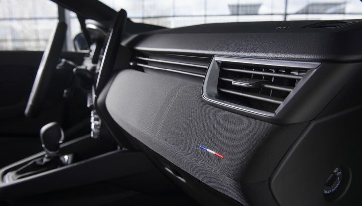 Nuova Renault Clio: si aprono gli ordini in Italia in tre allestimenti - Foto 4 di 37