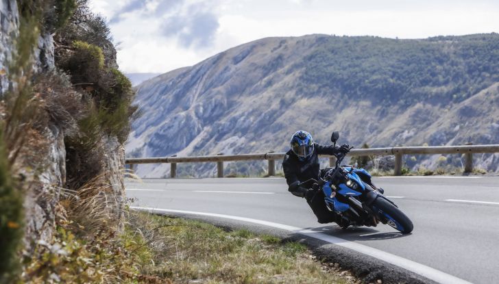 La nuova street fighter Suzuki GSX-8S arriva nelle concessionarie: prezzi da 8.900€ - Foto 10 di 11
