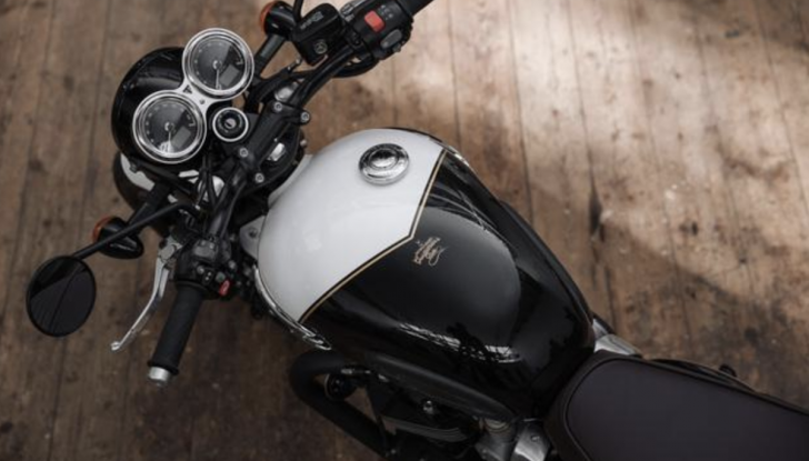 Triumph Bonneville T120 Black DGR Limited Edition: 250 esemplari per una ricorrenza speciale - Foto 12 di 12