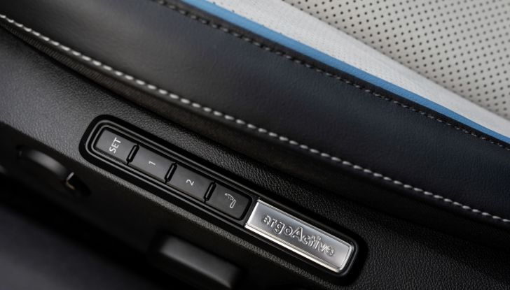 Volkswagen ID.7: prime immagini ufficiali della berlina elettrica - Foto 21 di 46