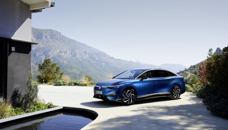 Volkswagen ID.7: ecco la nuova berlina elettrica con 700 km di autonomia - Foto 34 di 132