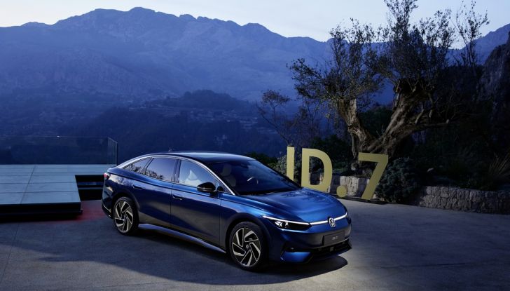 Volkswagen ID.7: ecco la nuova berlina elettrica con 700 km di autonomia - Foto 27 di 132