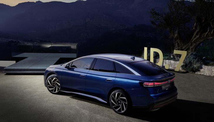 Volkswagen ID.7: ecco la nuova berlina elettrica con 700 km di autonomia - Foto 26 di 132