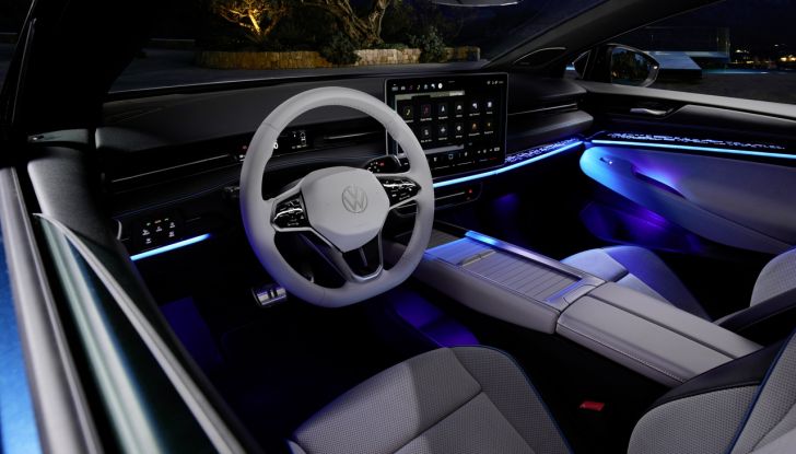 Volkswagen ID.7: ecco la nuova berlina elettrica con 700 km di autonomia - Foto 24 di 132