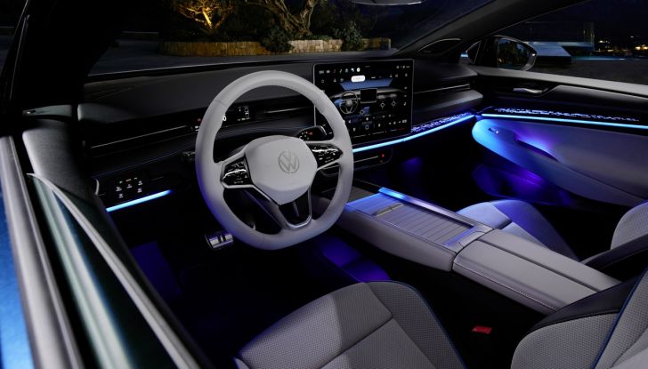 Volkswagen ID.7: ecco la nuova berlina elettrica con 700 km di autonomia - Foto 22 di 132