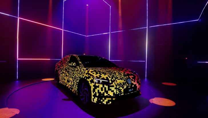 Volkswagen ID.7: ecco la nuova berlina elettrica con 700 km di autonomia - Foto 120 di 132
