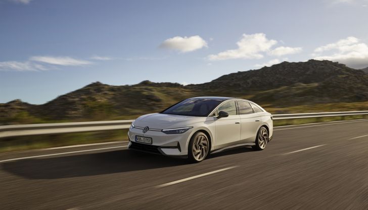 Volkswagen ID.7: ecco la nuova berlina elettrica con 700 km di autonomia - Foto 119 di 132