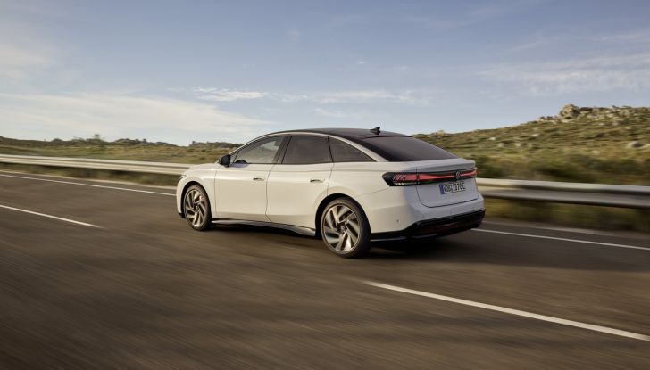 Volkswagen ID.7: ecco la nuova berlina elettrica con 700 km di autonomia - Foto 118 di 132