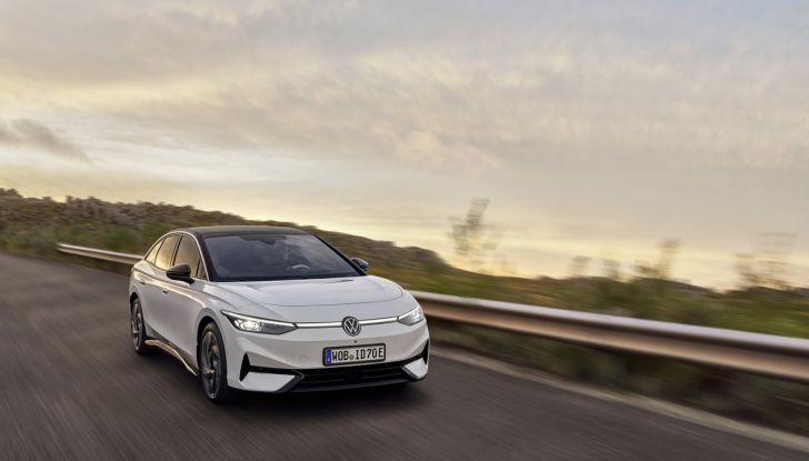 Volkswagen ID.7: ecco la nuova berlina elettrica con 700 km di autonomia - Foto 117 di 132
