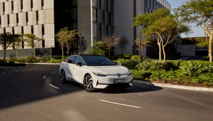 Volkswagen ID.7: ecco la nuova berlina elettrica con 700 km di autonomia - Foto 116 di 132