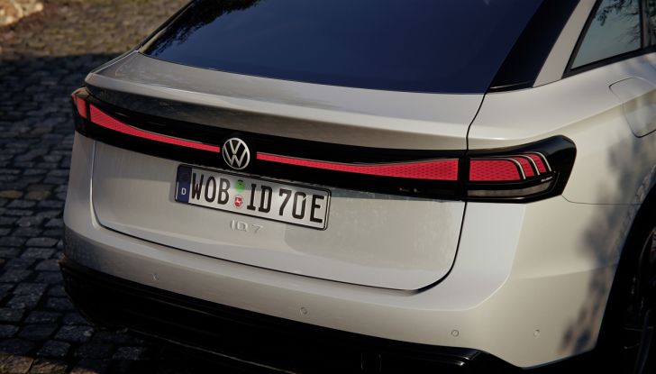 Volkswagen ID.7: ecco la nuova berlina elettrica con 700 km di autonomia - Foto 104 di 132